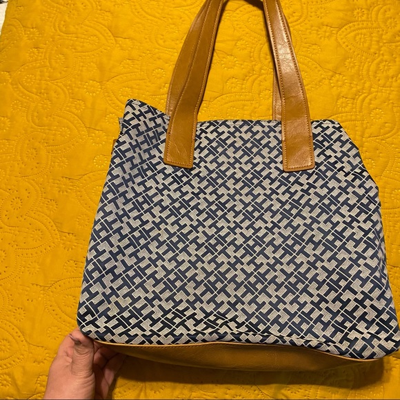 Tommy Hilfiger | Classic - Large Tote Bag - Picture 2 of 14